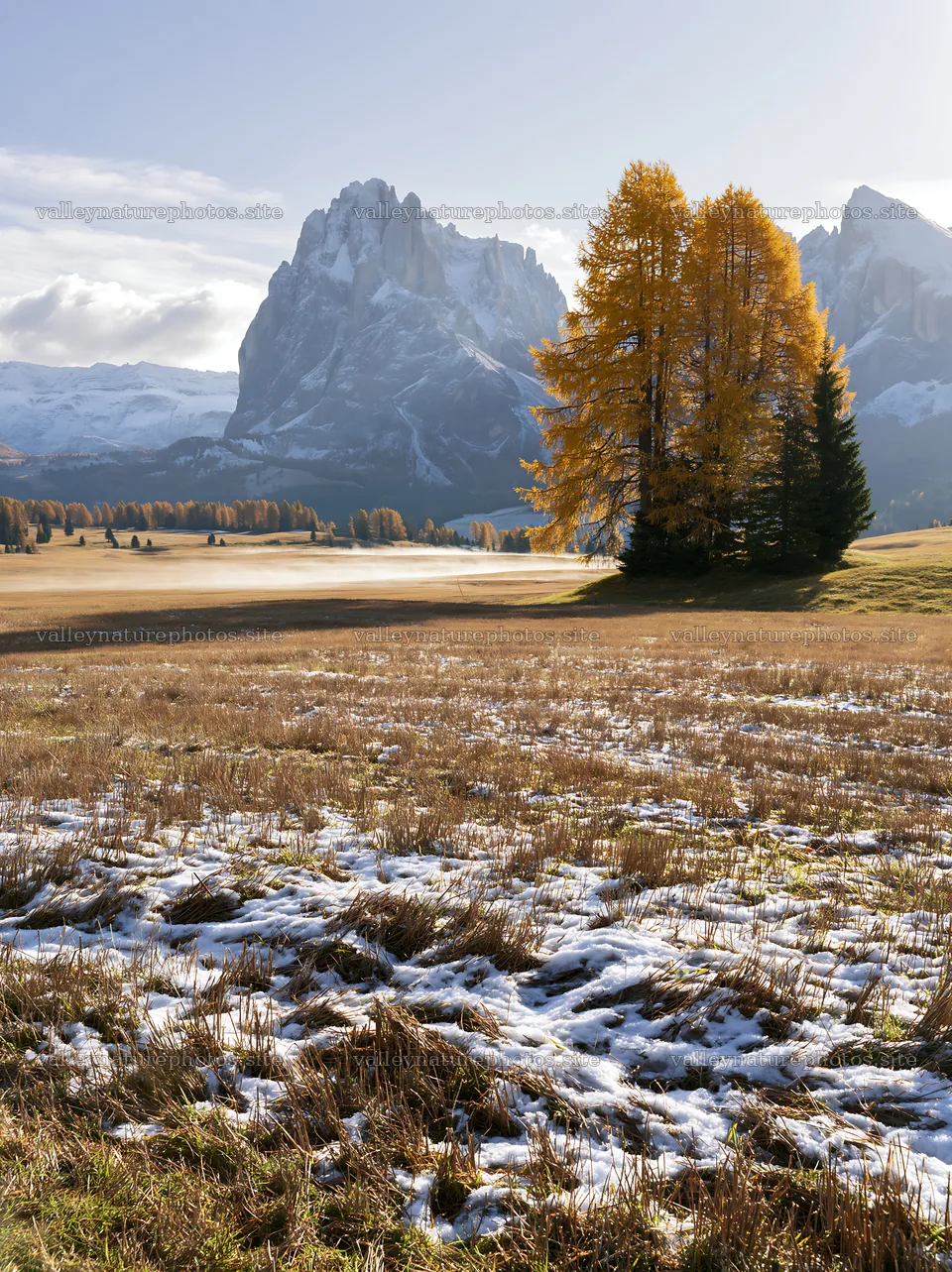 Alpe di Siusi meadow sunbeams create a scenic landscape – nature photography 6866x9174