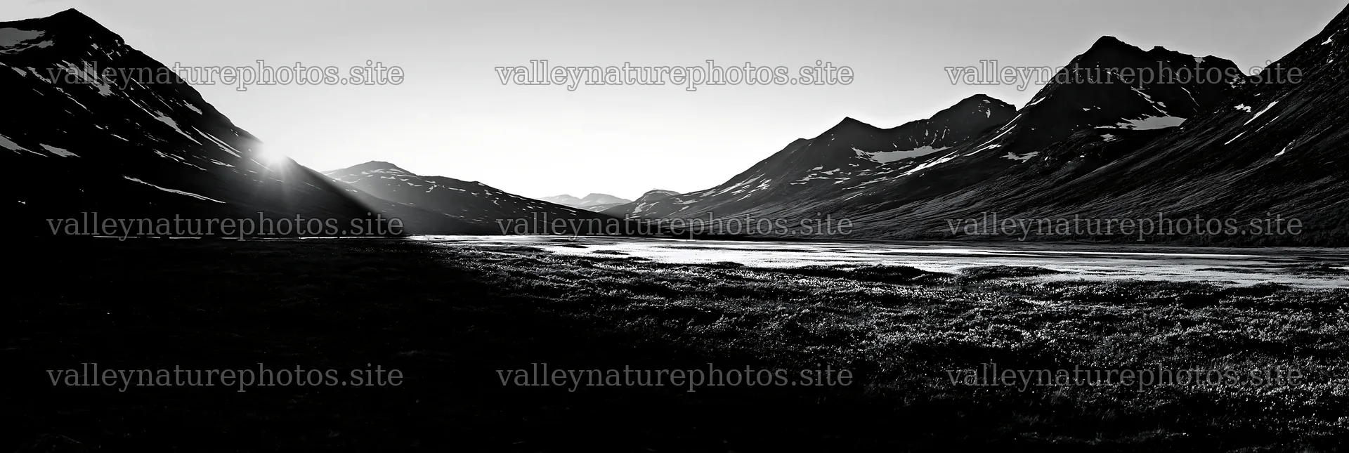 Jotunheimen valley meadow with sunbeams – nature photography 13690x4602