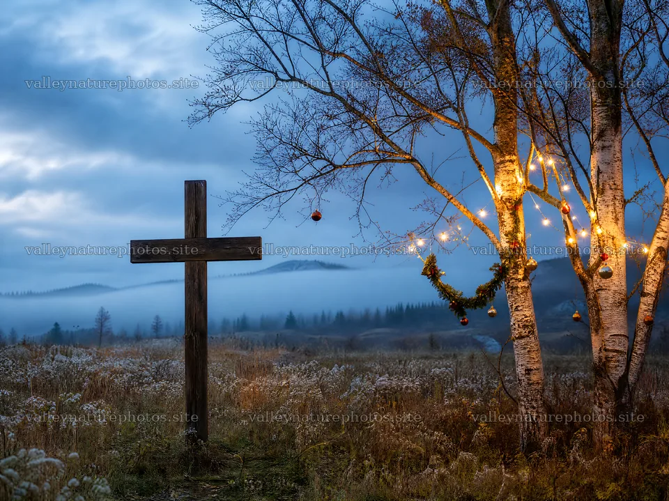 Weathered Christian cross in misty meadow at dusk – nature photography 9172x6868
