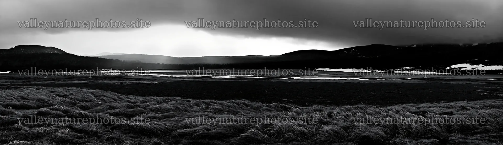 Daisetsuzan alpine meadow with light rays breaking through clouds – nature photography 14762x4268